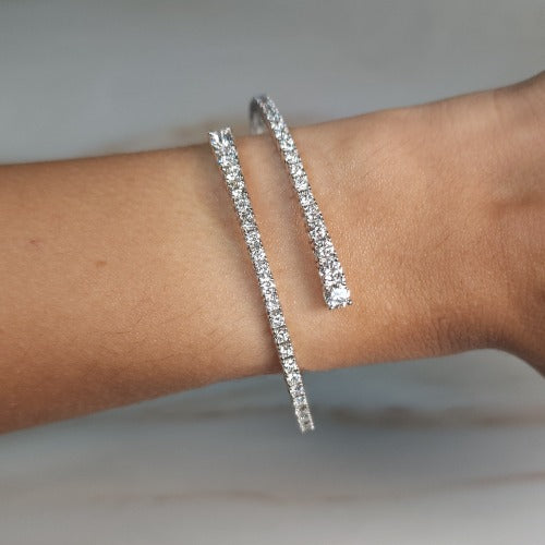 14Kt Gold 3 Ct Lab Grown Diamond Half Diamond Graduated Flexible Bangle