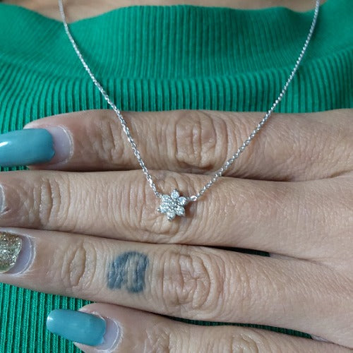 14Kt Gold Flower Star Cluster Pendant