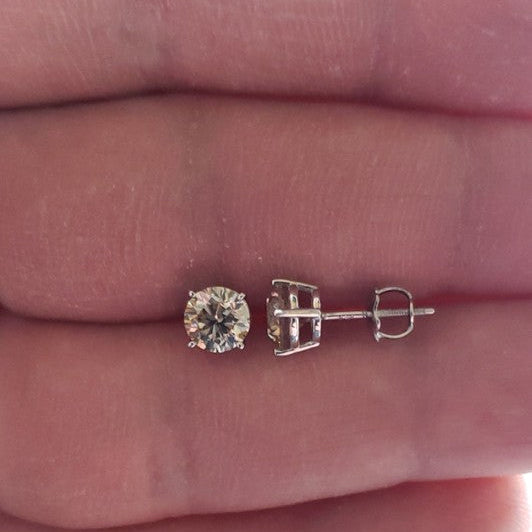 14Kt Gold 1.40 Ct Lab Grown Diamond stud Earrings