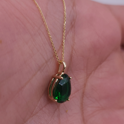 14Kt Gold Emerald Teardrop Pendant