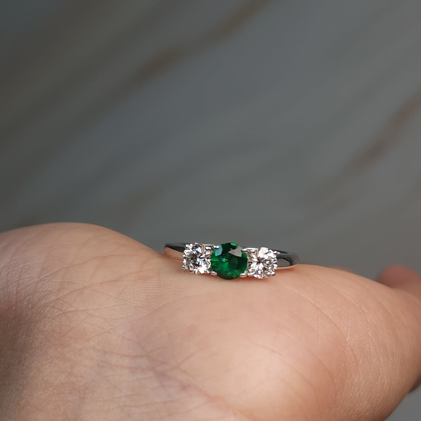 Simulated Emerald & Lab Grown Diamond Round ring .925 Sterling Silver