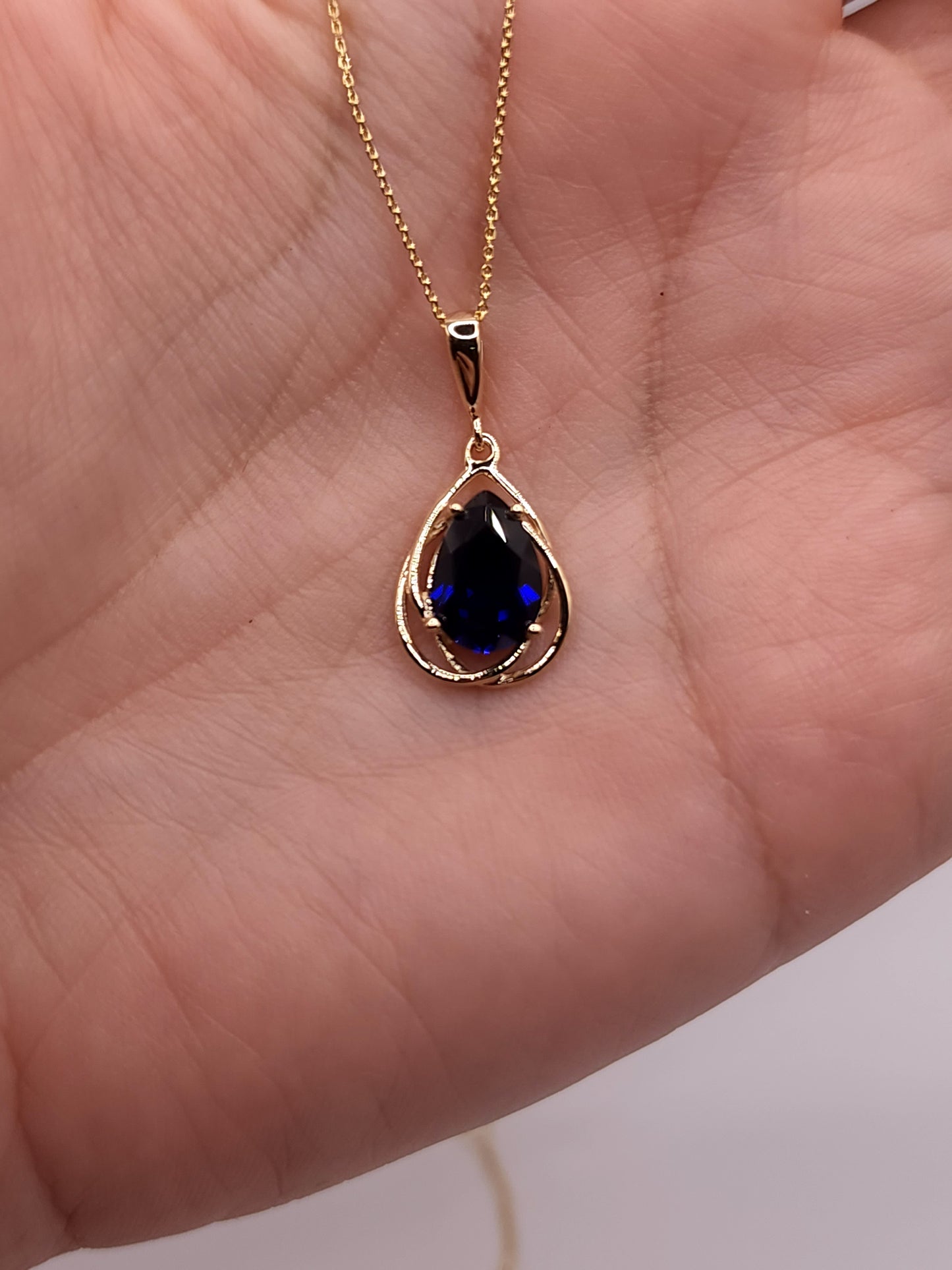14Kt Gold 2 Ct Blue Sapphire Pear Teardrop Design Pendant Necklace