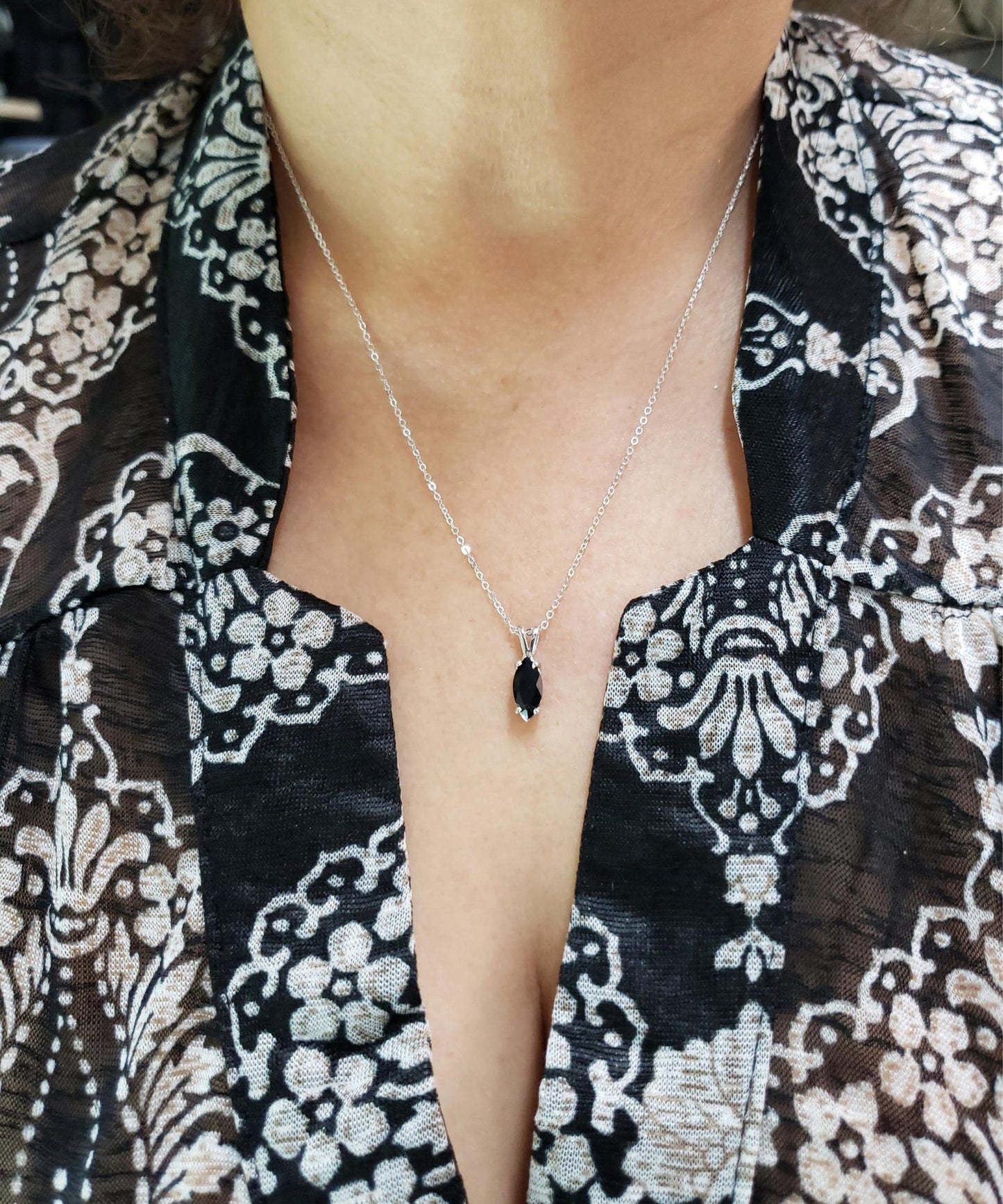 14Kt Gold Black Onyx Marquise Pendant Necklace