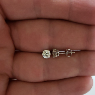 14Kt Gold 0.90 Ct Lab Created Diamond Stud Earrings