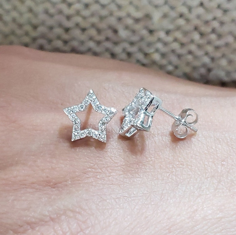 14Kt Gold Diamond Star Stud Earrings