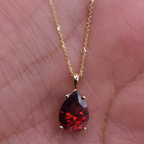 14Kt Gold Garnet Teardrop Pendant