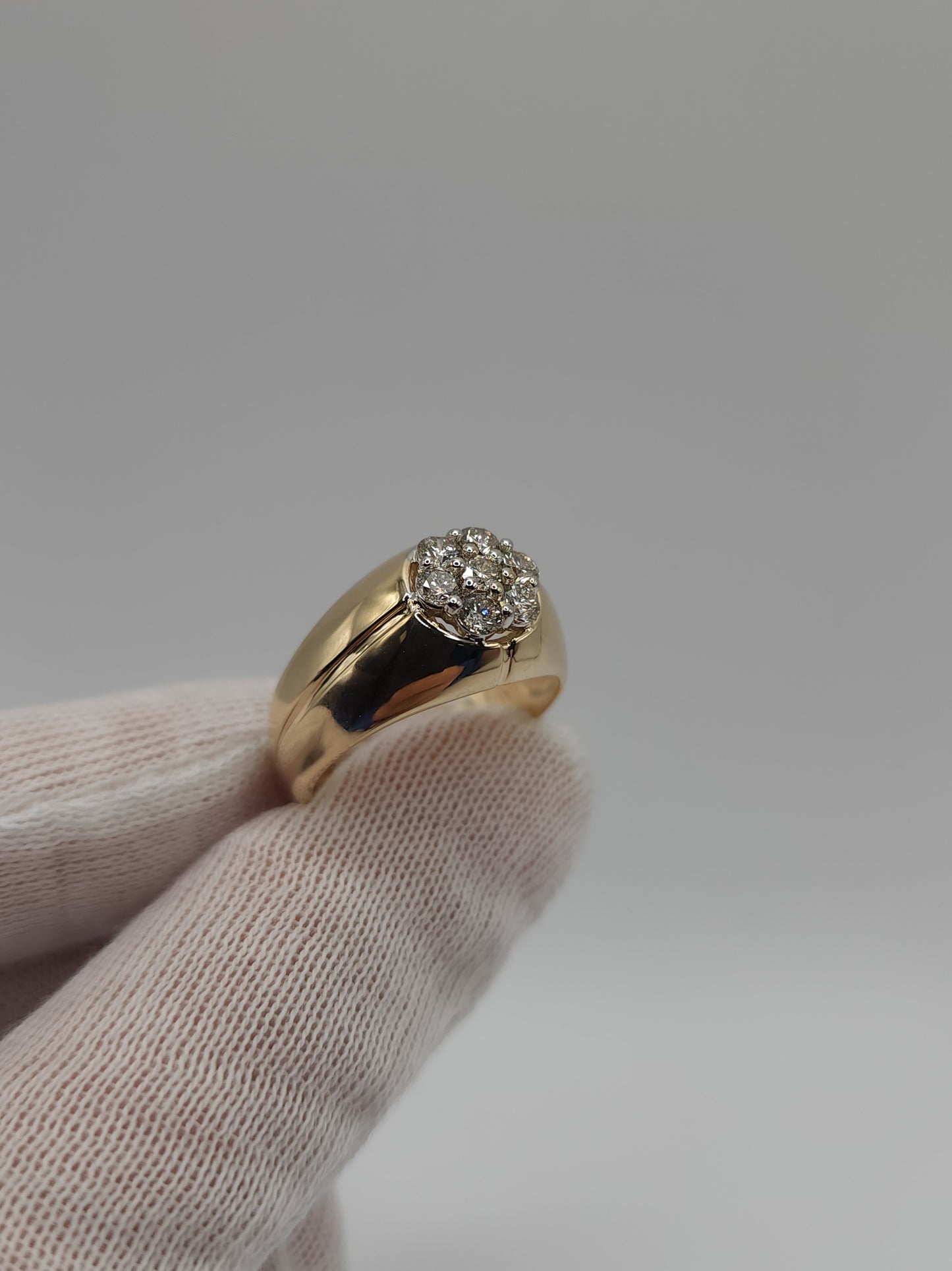14Kt Gold 0.75 Ct Men's Diamond Ring