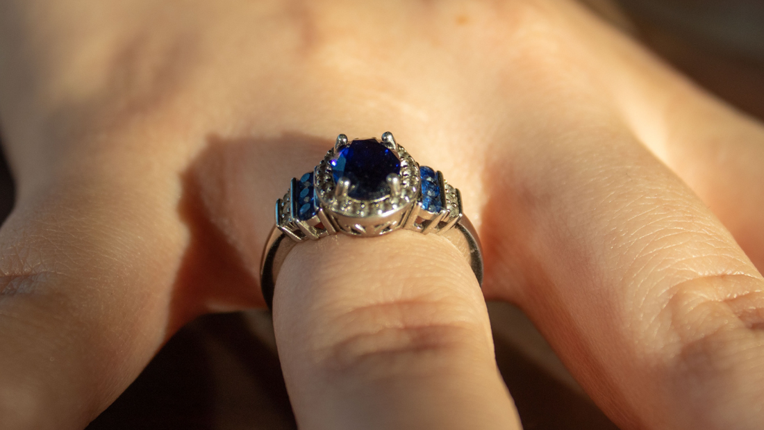 September Birthstone Jewelry: The Enchantment of Sapphire