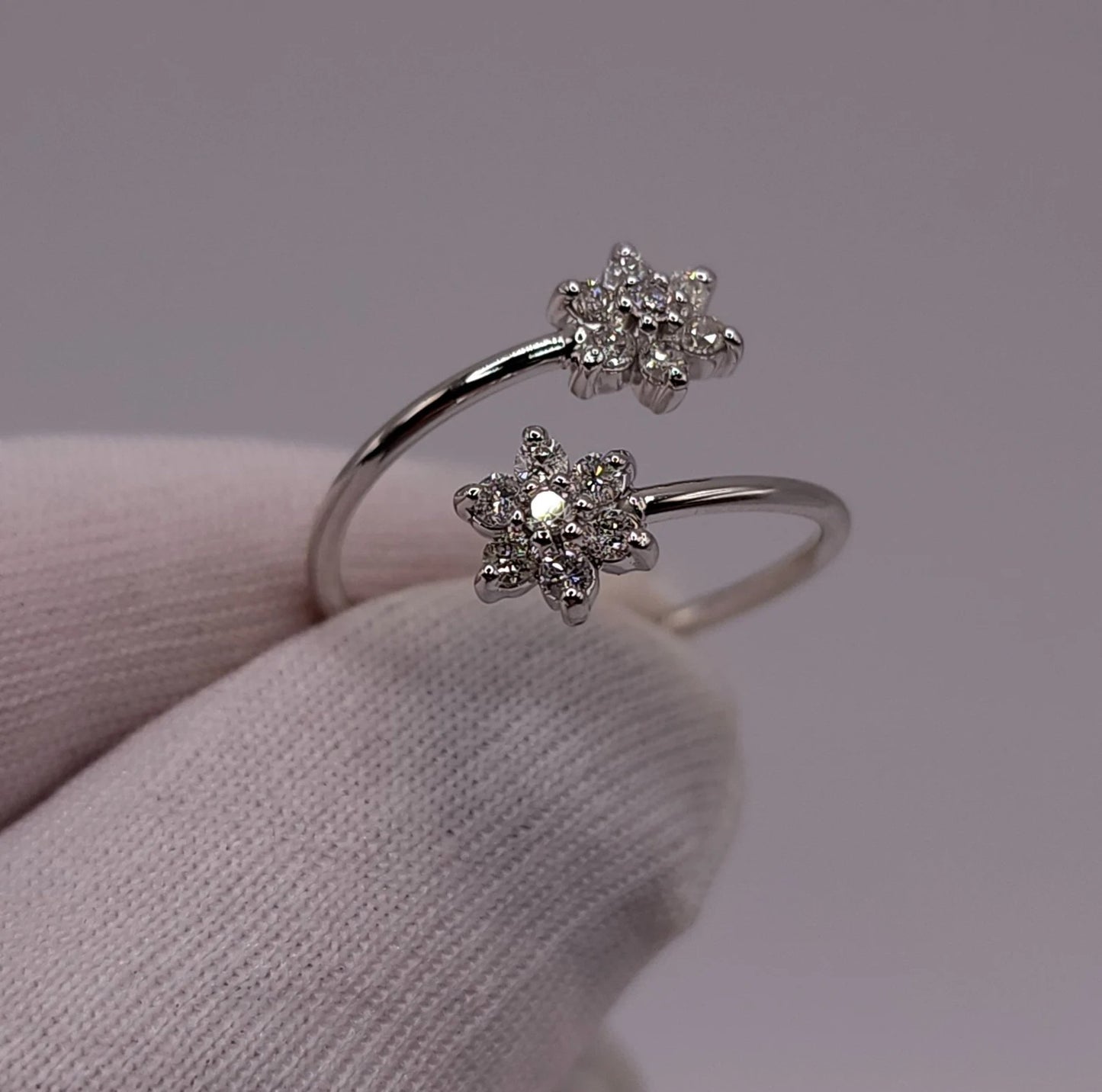 14Kt Gold 0.28 Ct Double Flower Star Diamond Ring