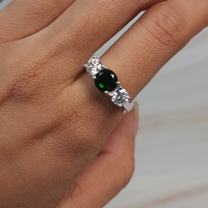 Simulated Emerald & 1Ct Lab Grown Diamond Round ring .925 Sterling Silver