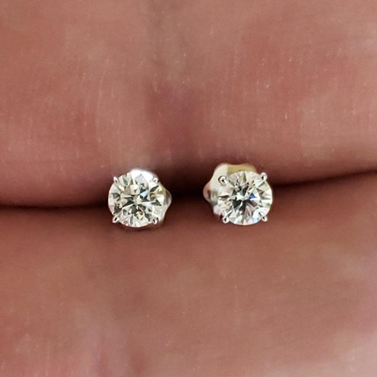 14Kt Gold 0.50 Ct Genuine Natural Diamond Round Stud Earrings