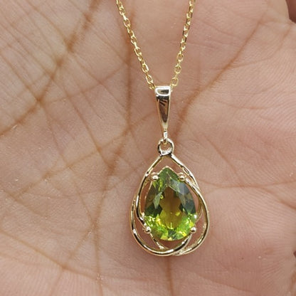 14Kt Gold 2 Ct Peridot Pear Teardrop Design Pendant Necklace