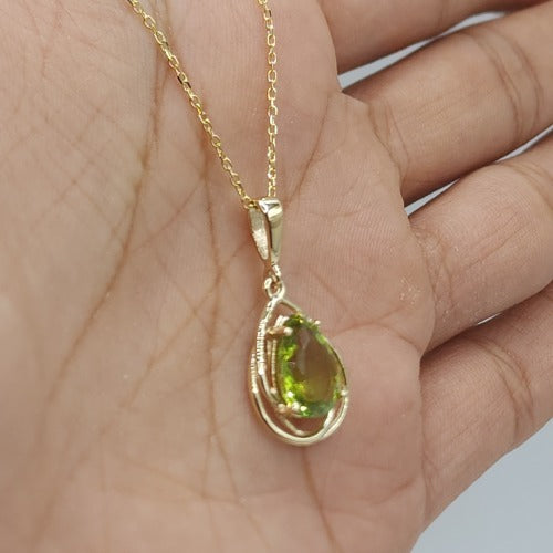 14Kt Gold 2 Ct Peridot Pear Teardrop Design Pendant Necklace