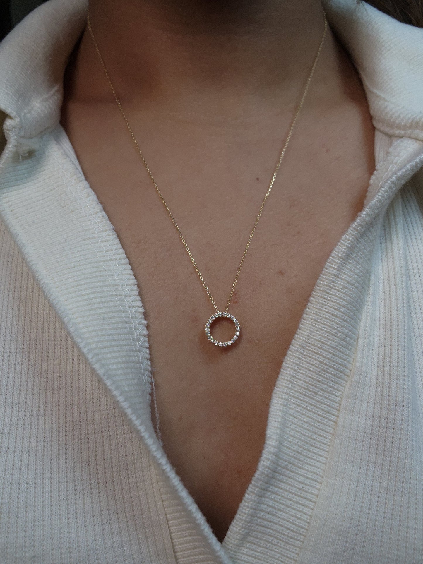 14Kt Gold Genuine Natural Diamond Circle Cluster Pendant Necklace