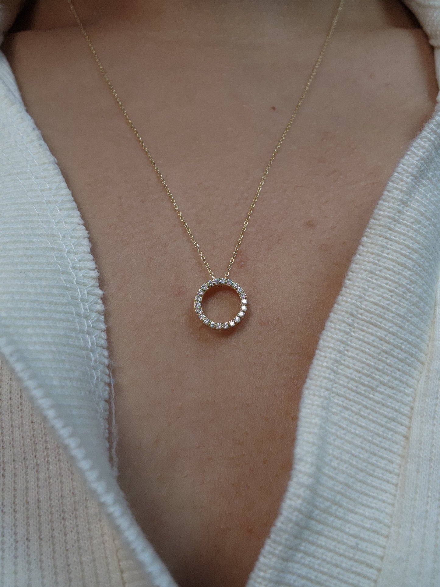 14Kt Gold Genuine Natural Diamond Circle Cluster Pendant Necklace