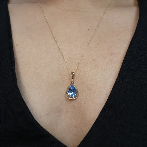 14Kt Gold 2 Ct Aquamarine Pear Teardrop Design Pendant Necklace