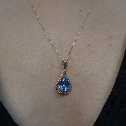 14Kt Gold 2 Ct Aquamarine Pear Teardrop Design Pendant Necklace