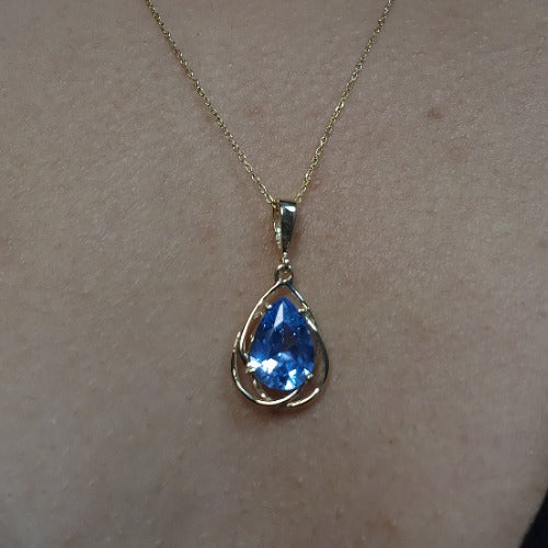 14Kt Gold 2 Ct Aquamarine Pear Teardrop Design Pendant Necklace