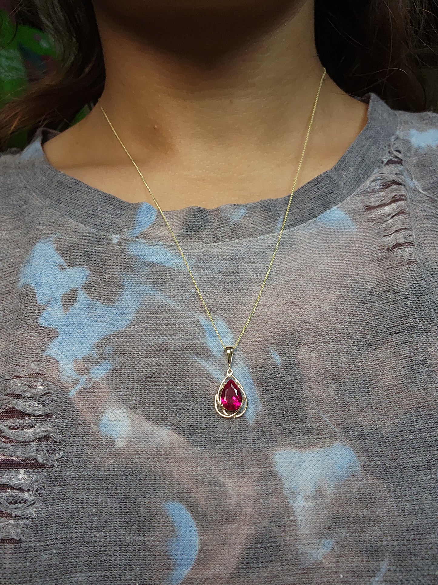 14Kt Gold 2 Ct Ruby Pear Teardrop Design Pendant Necklace