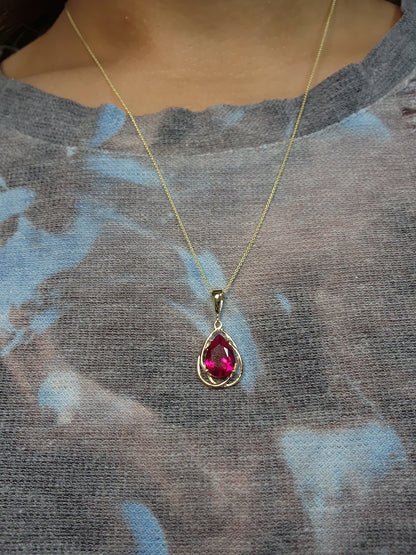 14Kt Gold 2 Ct Ruby Pear Teardrop Design Pendant Necklace