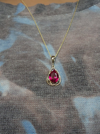 14Kt Gold 2 Ct Ruby Pear Teardrop Design Pendant Necklace