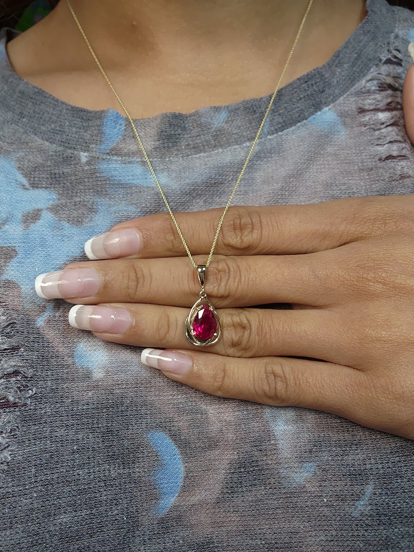 14Kt Gold 2 Ct Ruby Pear Teardrop Design Pendant Necklace