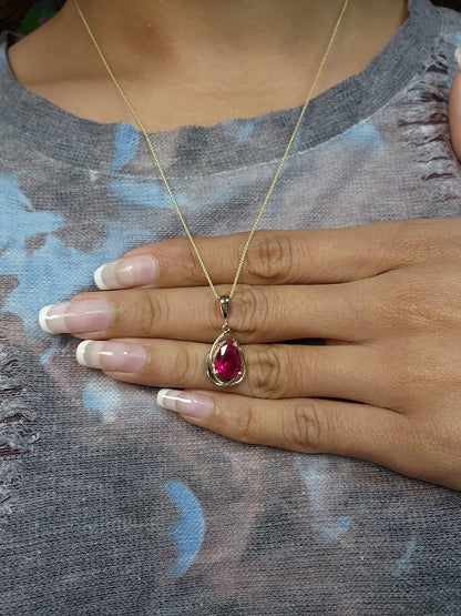 14Kt Gold 2 Ct Ruby Pear Teardrop Design Pendant Necklace