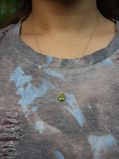 14Kt Gold Peridot Teardrop Necklace Pendant
