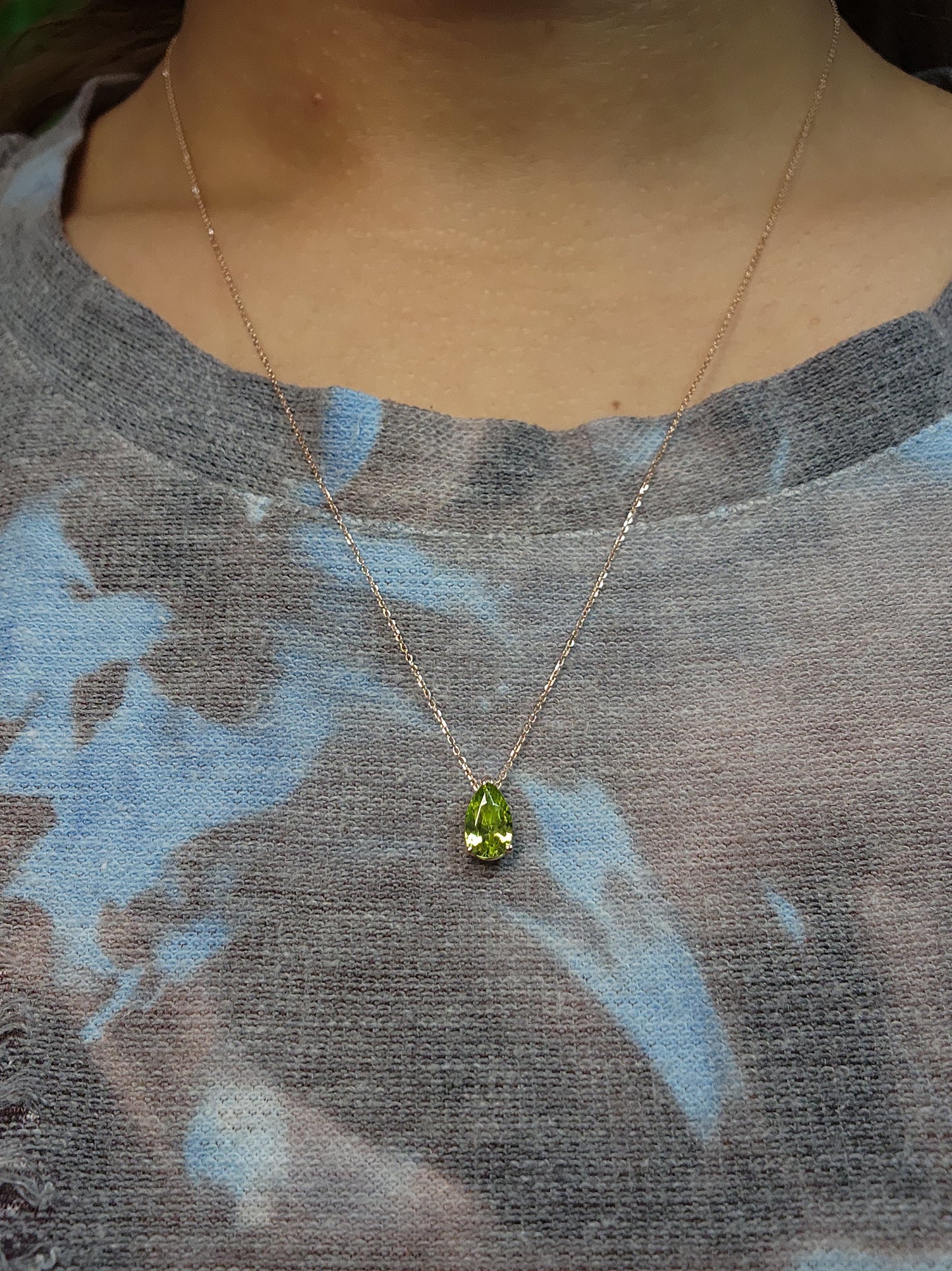14Kt Gold Peridot Teardrop Necklace Pendant
