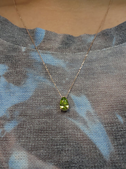 14Kt Gold Peridot Teardrop Necklace Pendant