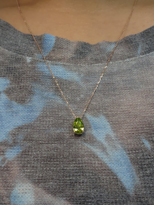 14Kt Gold Peridot Teardrop Necklace Pendant