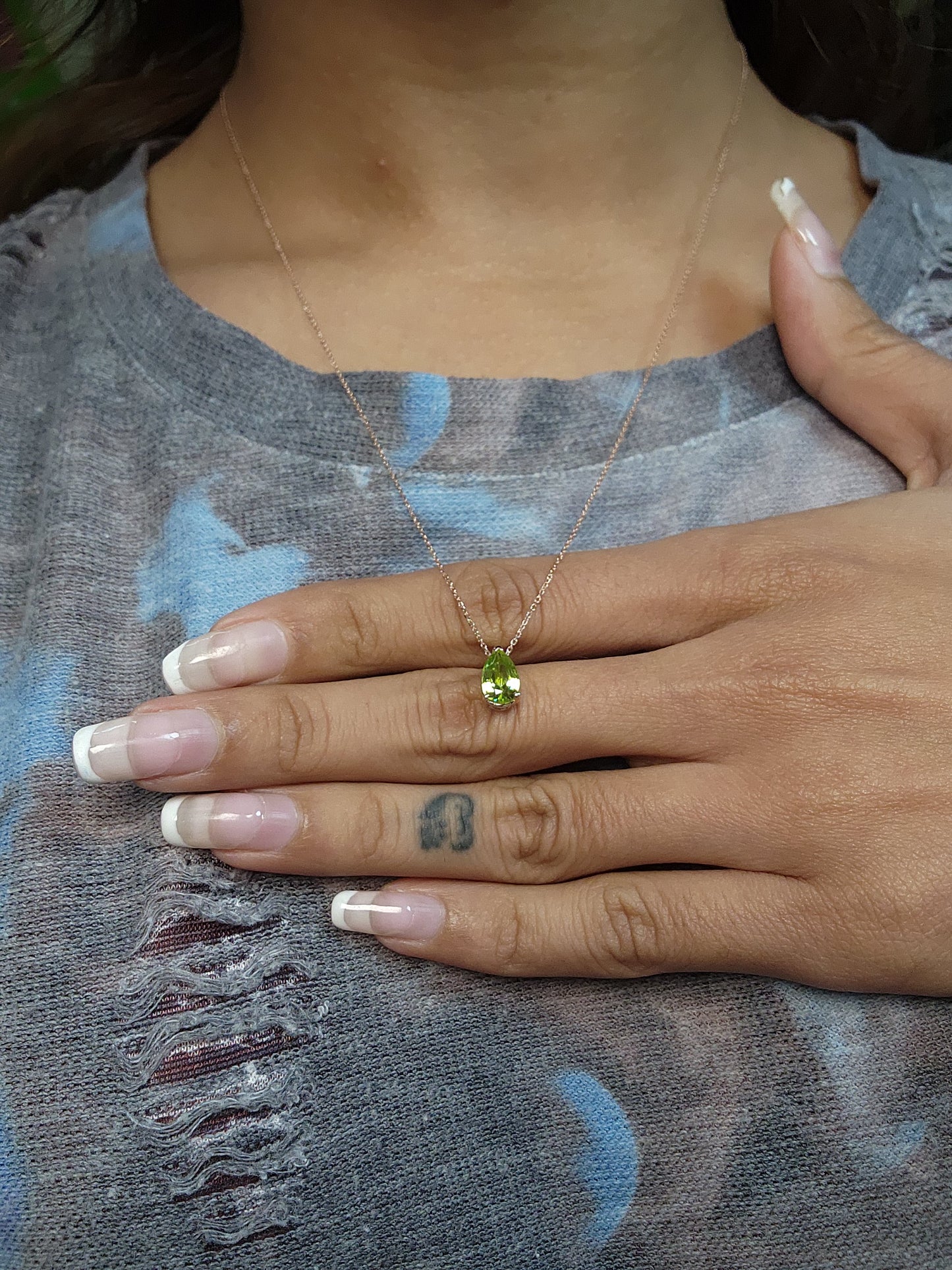 14Kt Gold Peridot Teardrop Necklace Pendant