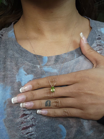 14Kt Gold Peridot Teardrop Necklace Pendant