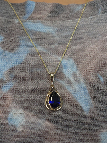 14Kt Gold 2 Ct Blue Sapphire Pear Teardrop Design Pendant Necklace