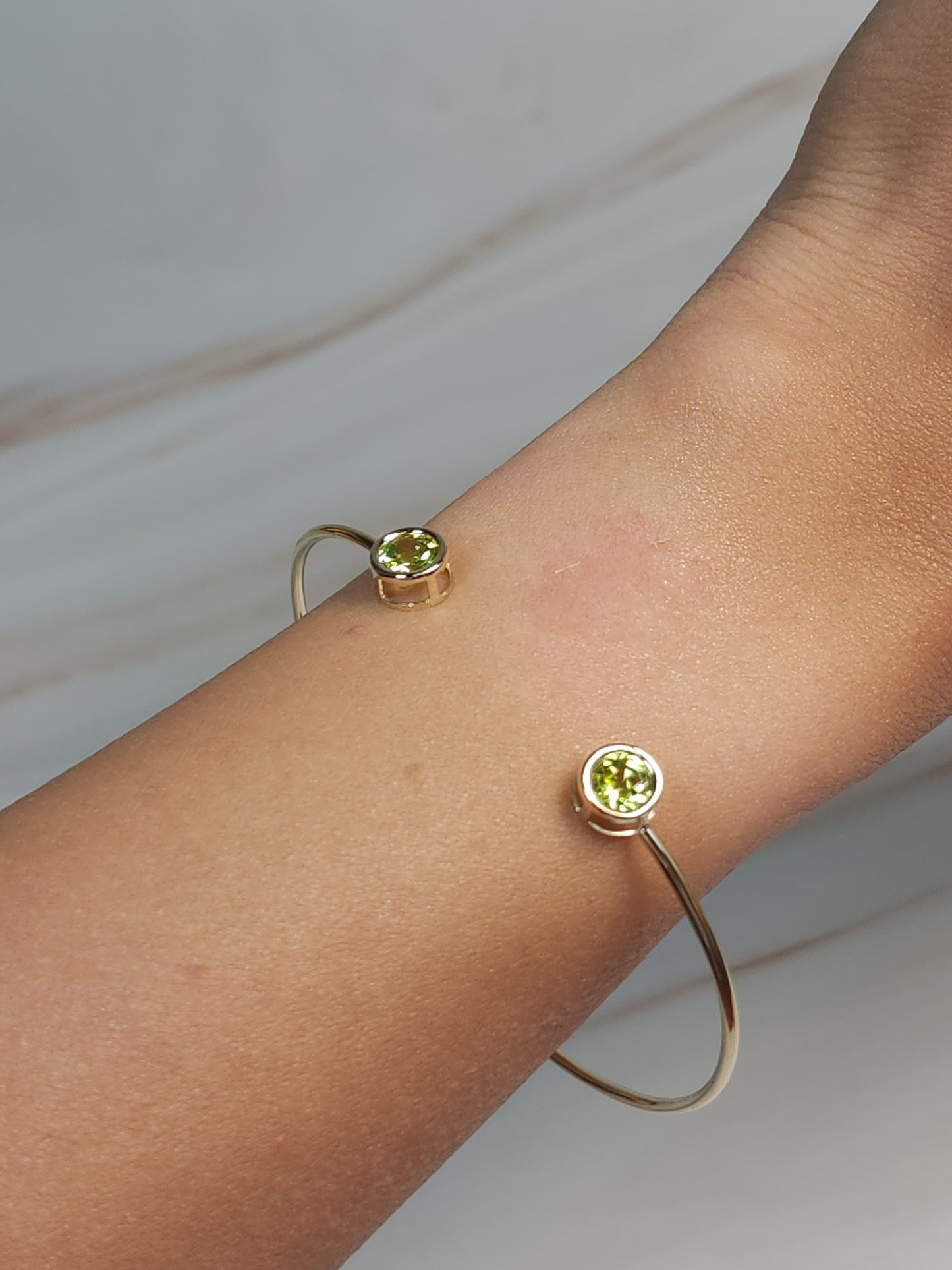 14Kt Gold Peridot Round Bezel Bangle Bracelet