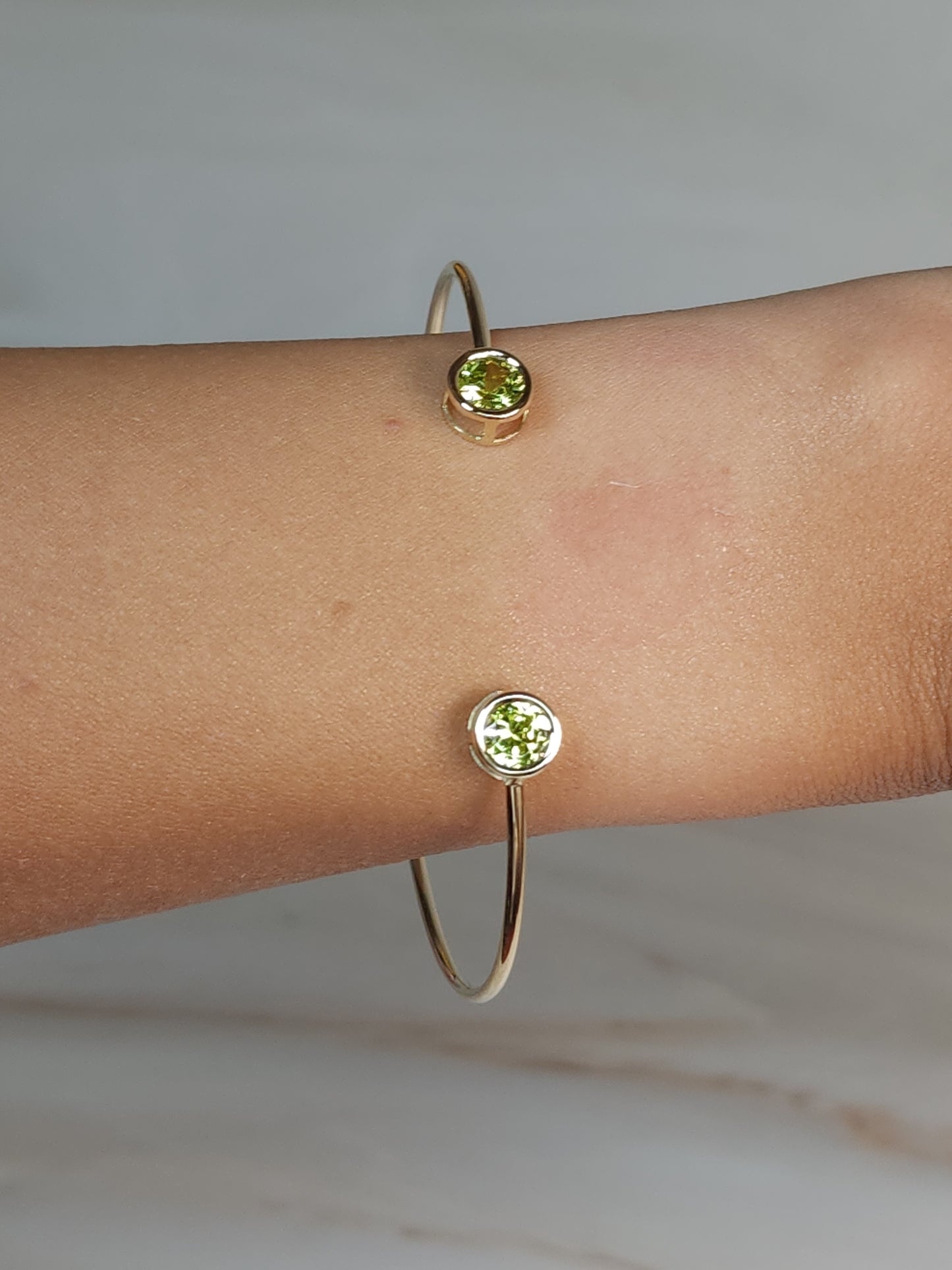 14Kt Gold Peridot Round Bezel Bangle Bracelet