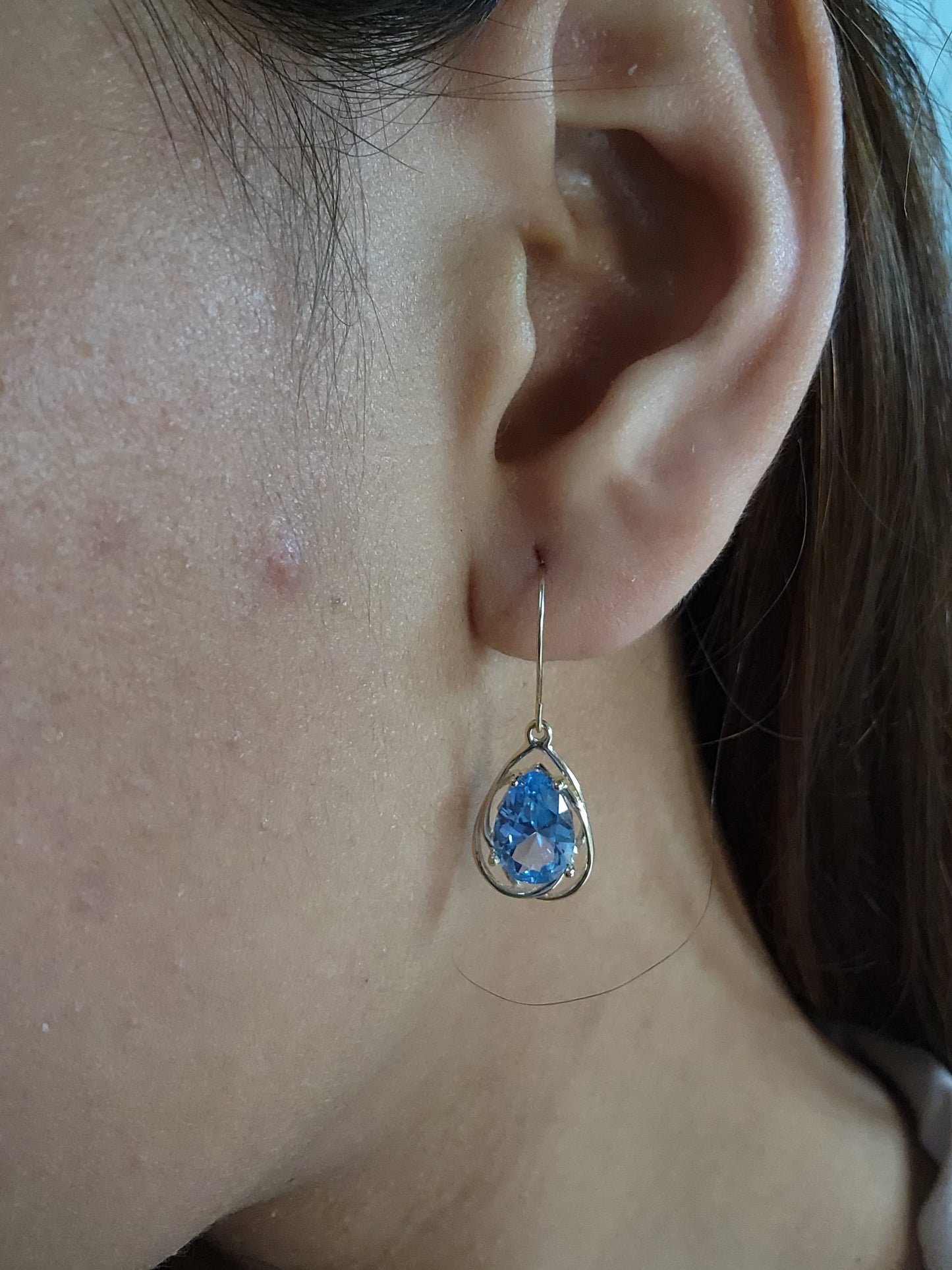 14Kt Gold 4 Ct Aquamarine Pear Teardrop Design Dangle Earrings