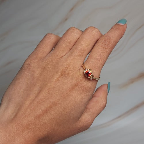 14Kt Gold Garnet Round Heart Ring