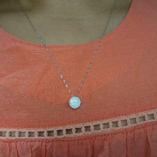 14Kt Gold Opal Round Pendant Necklace