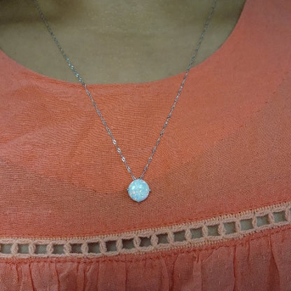 14Kt Gold Opal Round Pendant Necklace