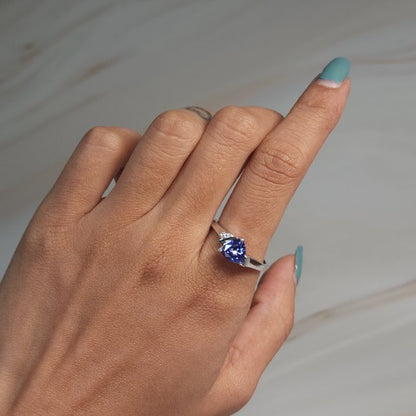14Kt Gold Tanzanite & Diamond Trillion Ring
