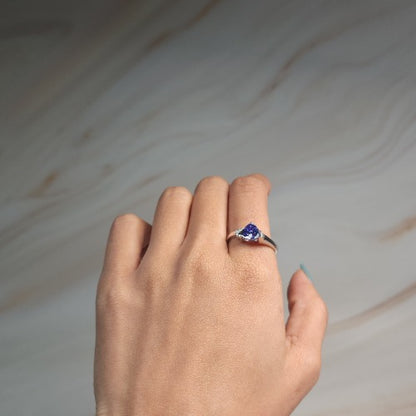 14Kt Gold Tanzanite & Diamond Trillion Ring