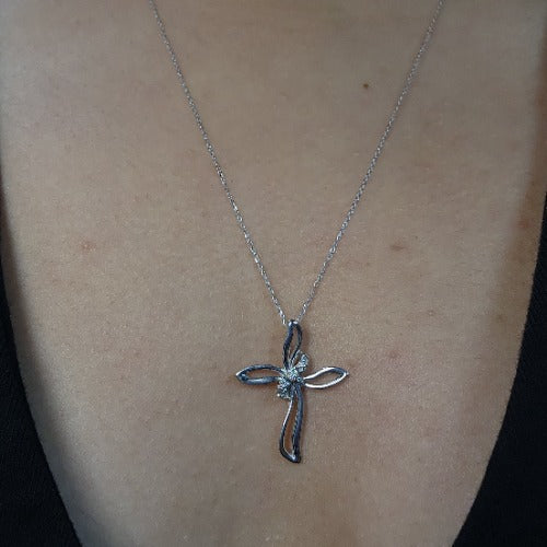 14Kt Gold Genuine Natural Diamond Cross Pendant Necklace