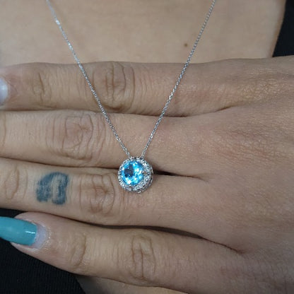 14Kt Gold 0.50 Ct Swiss Blue Topaz Halo Design Pendant Necklace