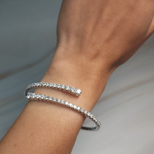 14Kt Gold 3 Ct Lab Grown Diamond Half Diamond Graduated Flexible Bangle