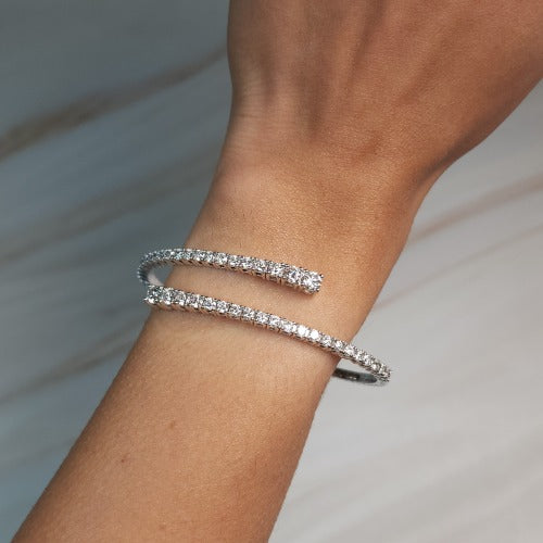 14Kt Gold 3 Ct Lab Grown Diamond Half Diamond Graduated Flexible Bangle