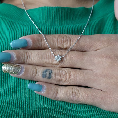 14Kt Gold Flower Star Cluster Necklace Pendant