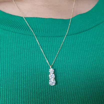 14Kt Gold 1.50 Ct 3 Stone Graduated Lab Grown Diamond Pendant Necklace
