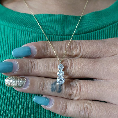 14Kt Gold 1.50 Ct 3 Stone Graduated Lab Grown Diamond Pendant Necklace