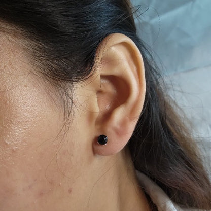 14Kt White Gold Genuine Black Onyx Round Stud Earrings